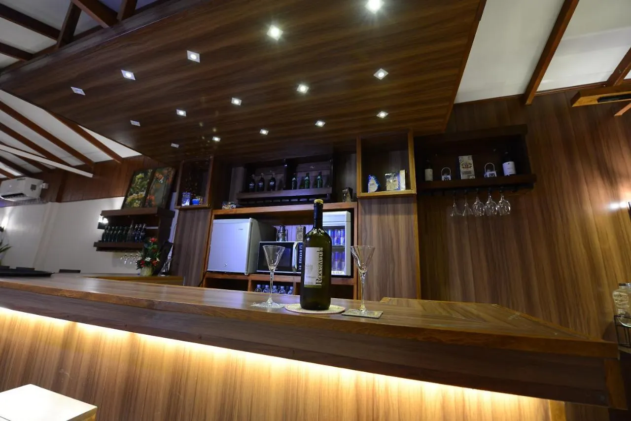 Diva Villa Airport Transit Hotel Катунаяка