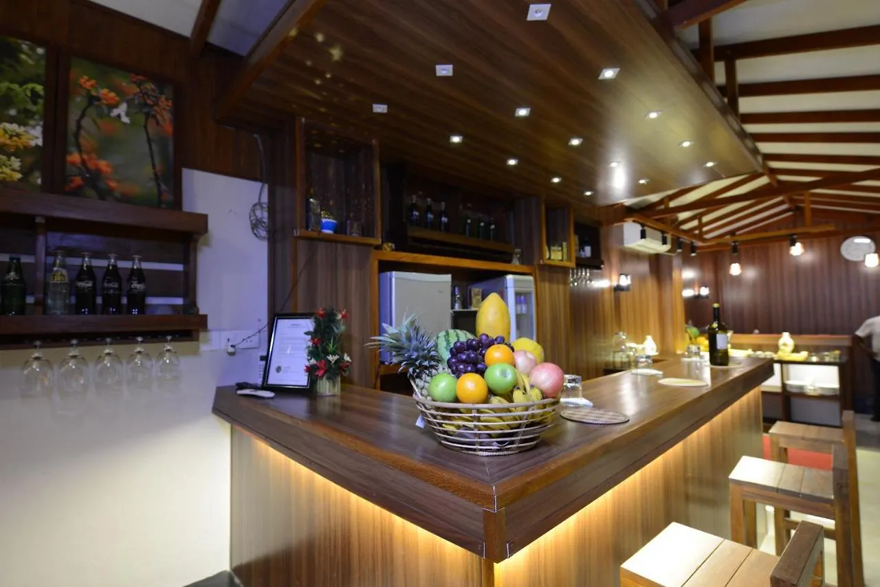 Diva Villa Airport Transit Hotel Катунаяка