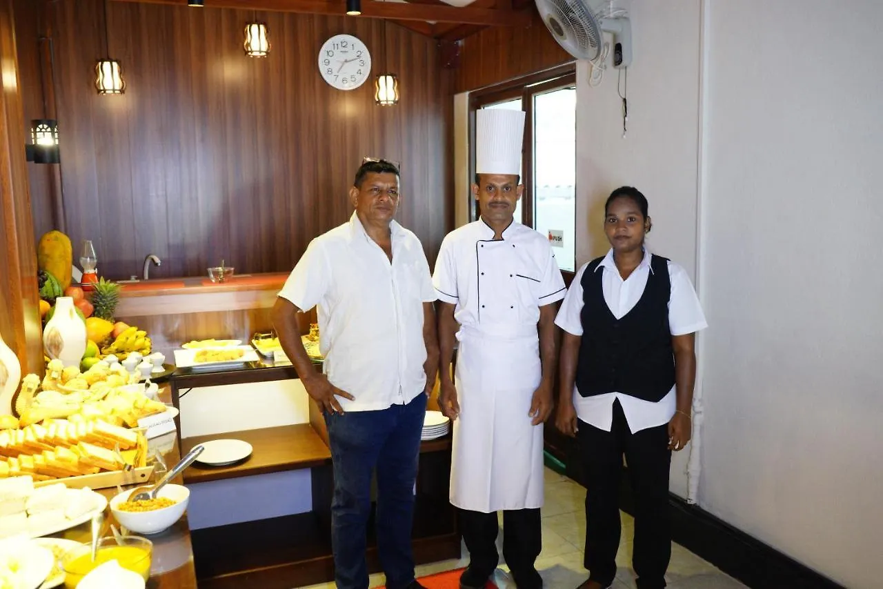 Diva Villa Airport Transit Hotel Katunayake Guest house